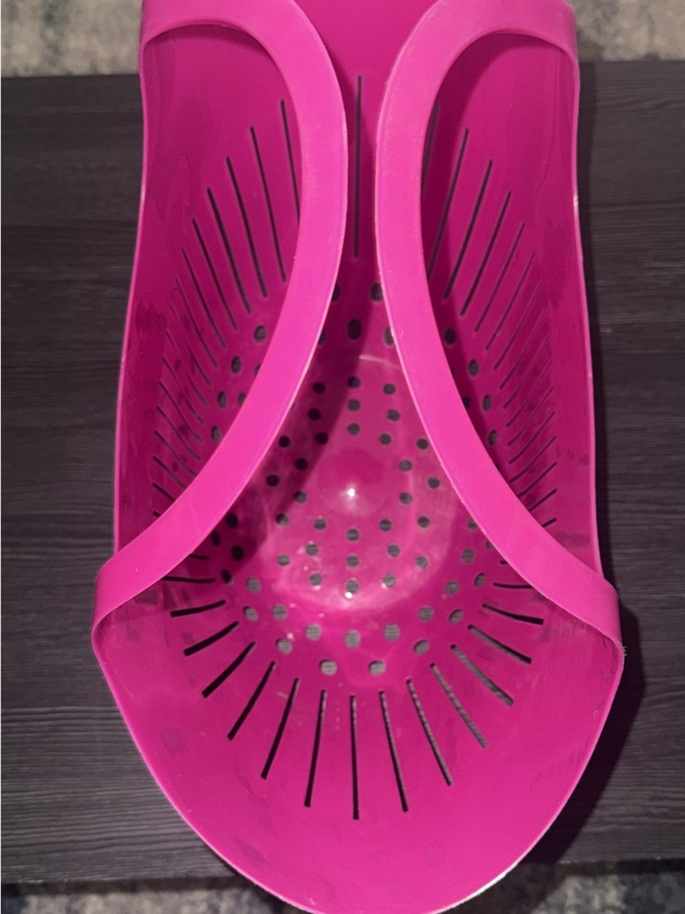 Pink Tote-Style Garden Colander - Picture 3 of 4